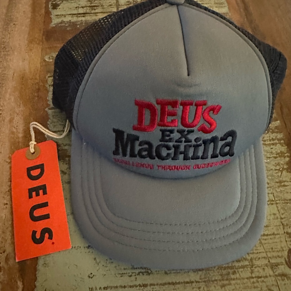DEUS EX MACHINA AMPED CIRCLE TRUCKER HAT BLUE SIZE OSFA NWT